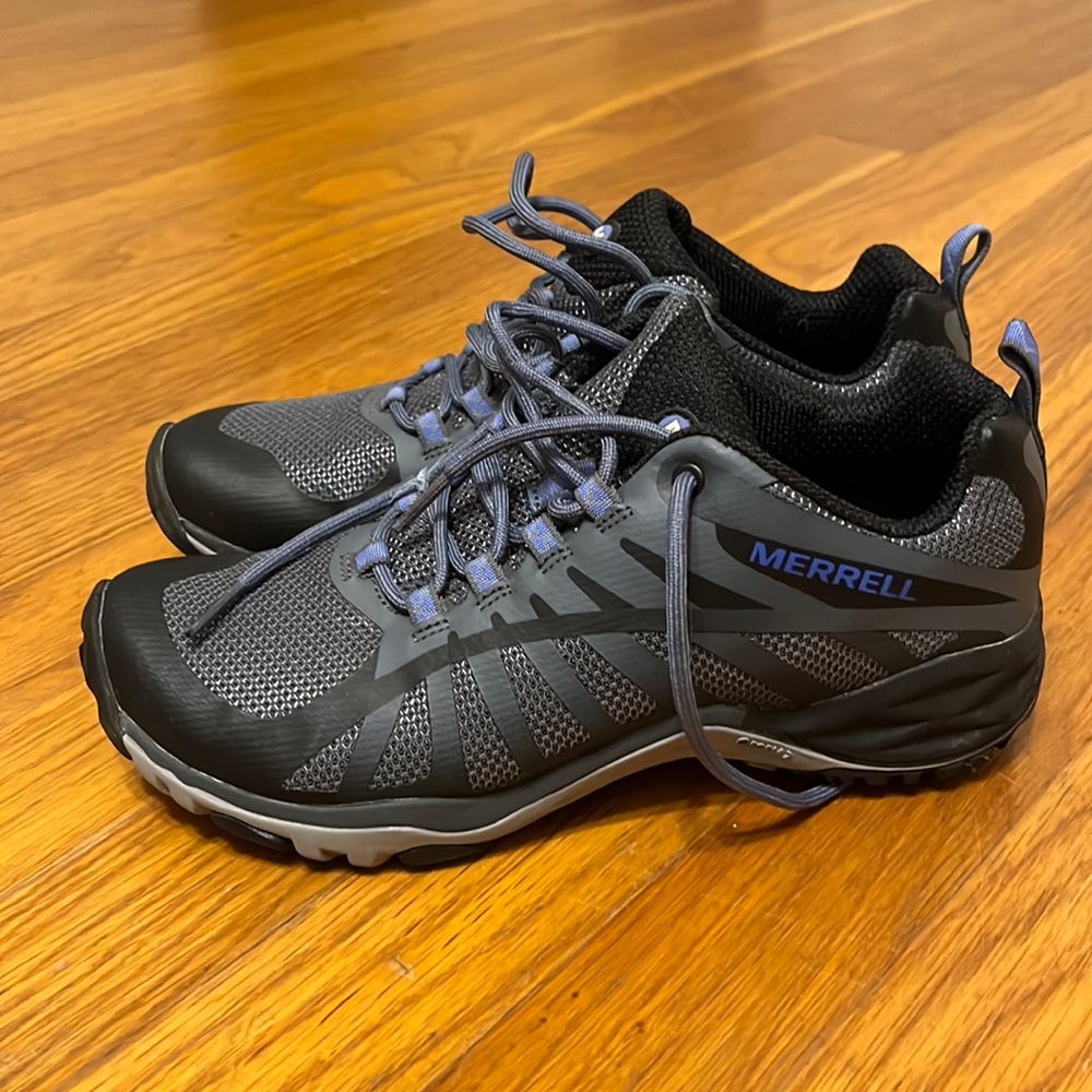 Merrell Women’s Siren Edge Q2 size 6.5